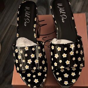 Wild Pair Black Daisy Print Mules  4” heels platform